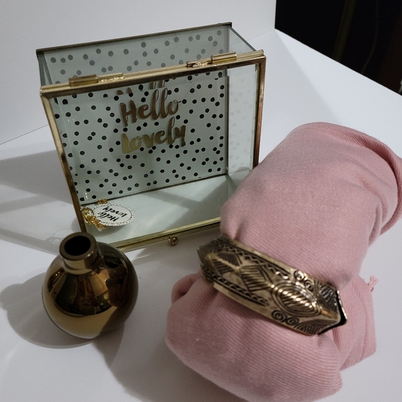 Stylish Bangle - Picture 3 of 5